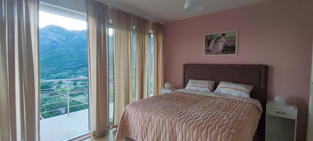 Dika Apartment Bar Bagian luar foto