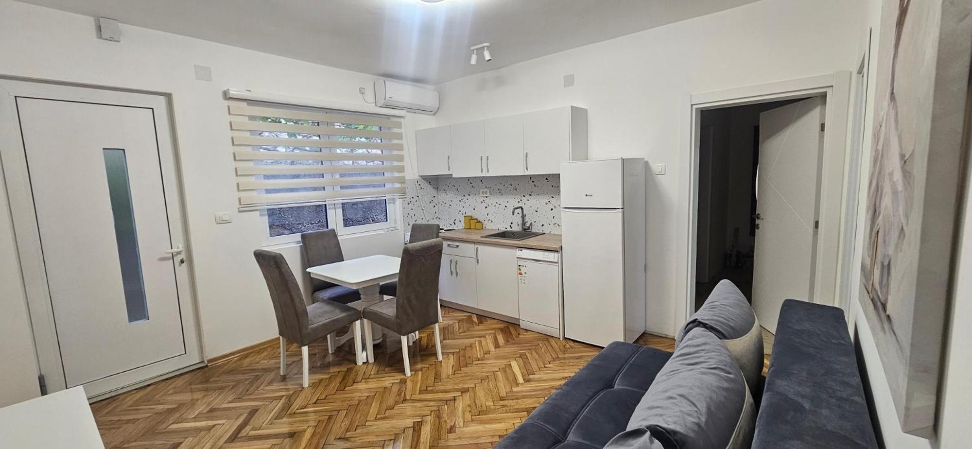Dika Apartment Bar Bagian luar foto